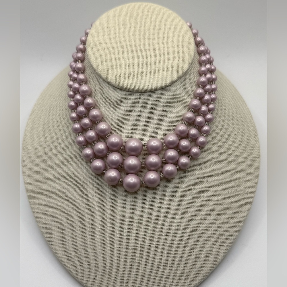lavender purple beaded necklace satin finish decorative silver-tone clasp EUC